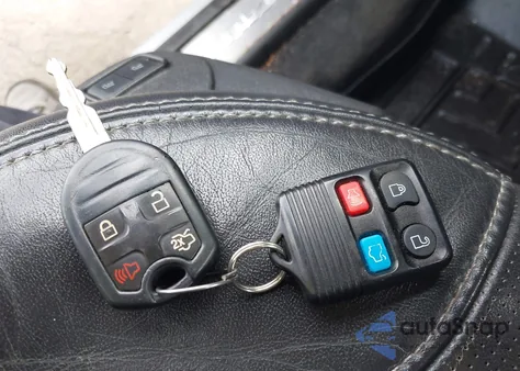 2012 Ford Taurus Limited z USA, uszkodzony, nr VIN 1FAHP2FW8CG100614